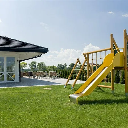 Lamberton 3* اوتاجيف