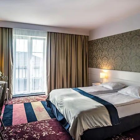 Lamberton Hotel 3*