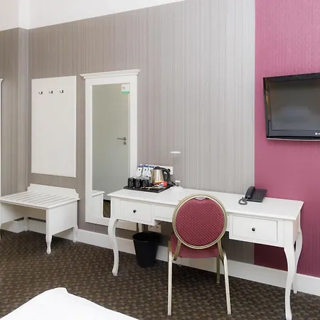 Lamberton Hotel 3*