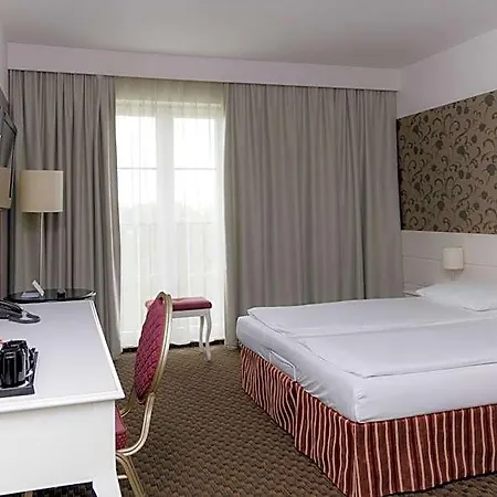 Lamberton Hotel 3*