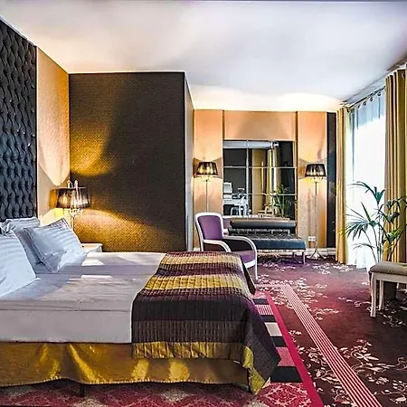 Hotel Lamberton 3*