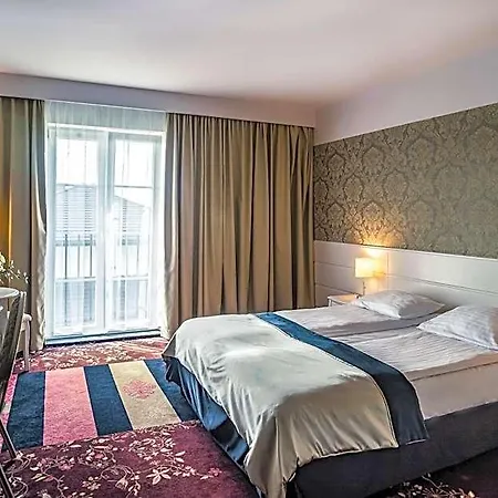 Hotel Lamberton 3*