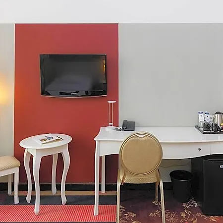Hotel Lamberton 3*